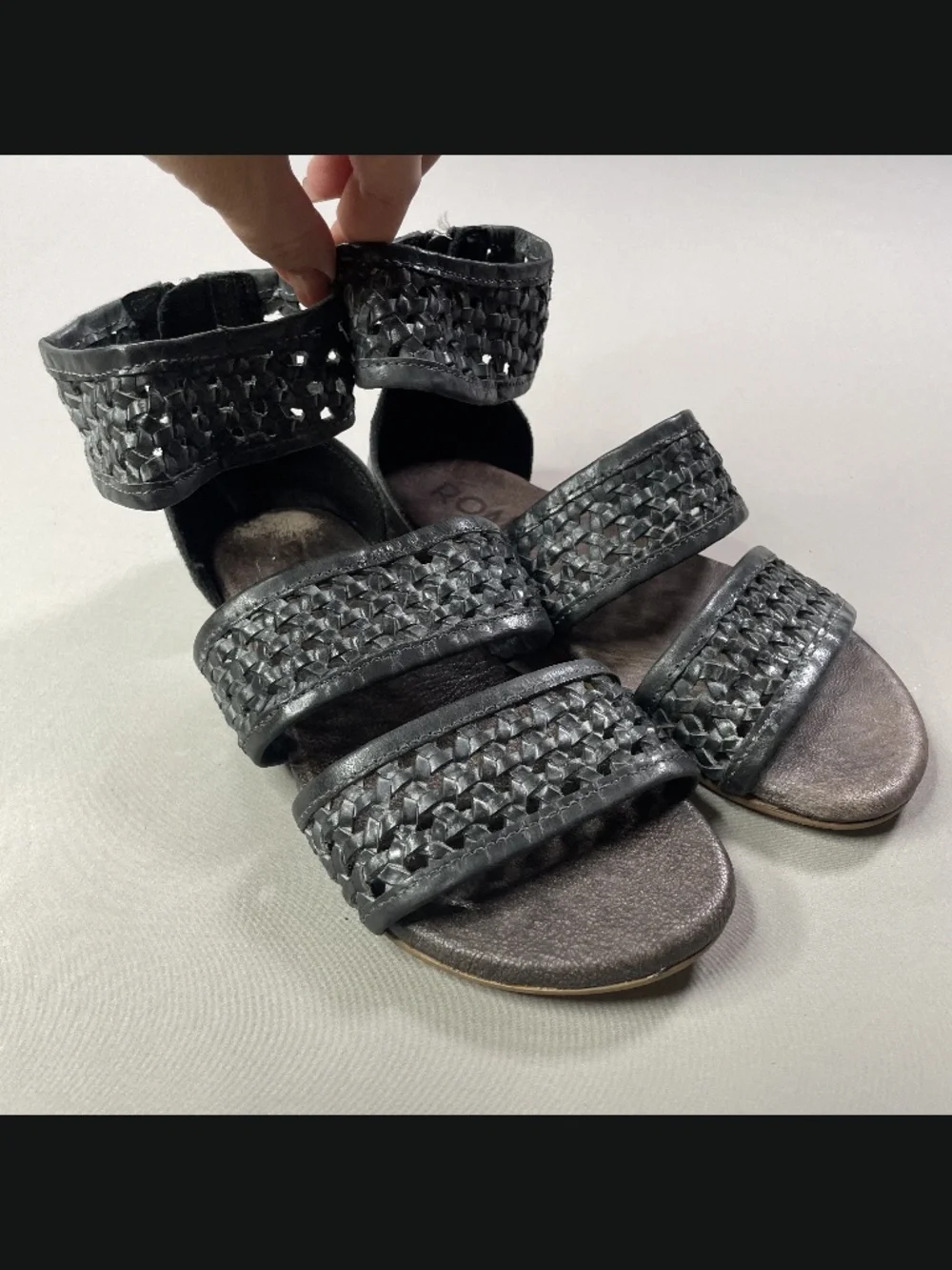Roan Shoes Womens 6.5 gray brown leather Clio sandals gladiator boho indie